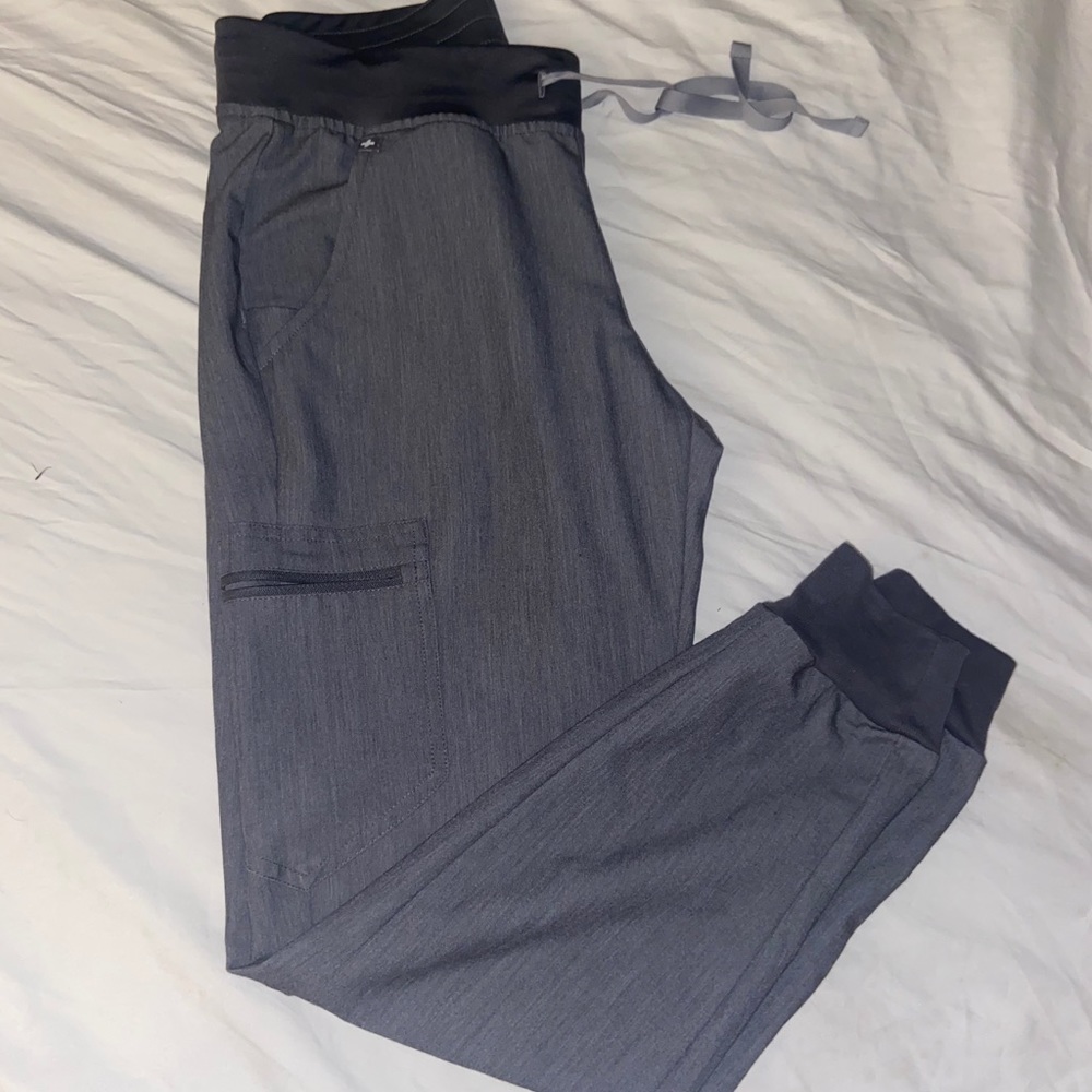 FIGS Zamora joggers